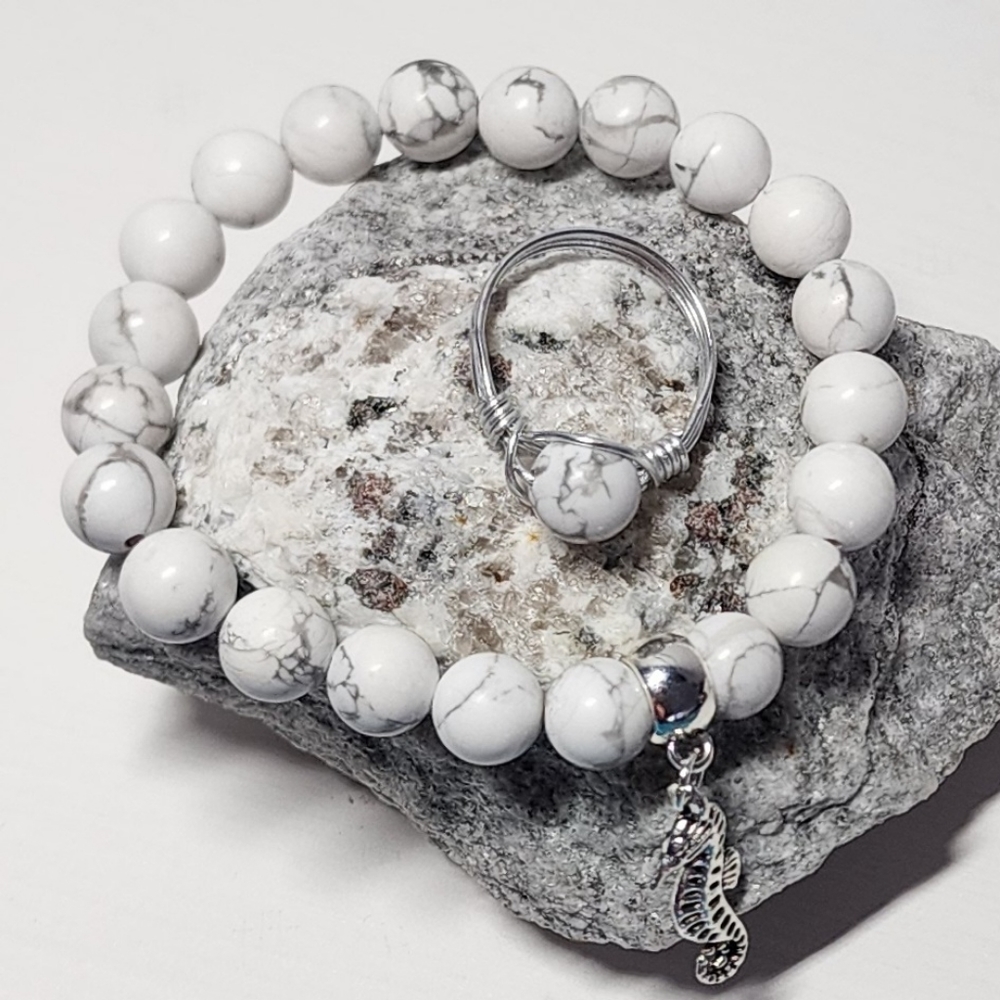 Handmade Howlite Beaded Stretch Bracelet Seahorse Charm Wire Wrapped Ring Size 8